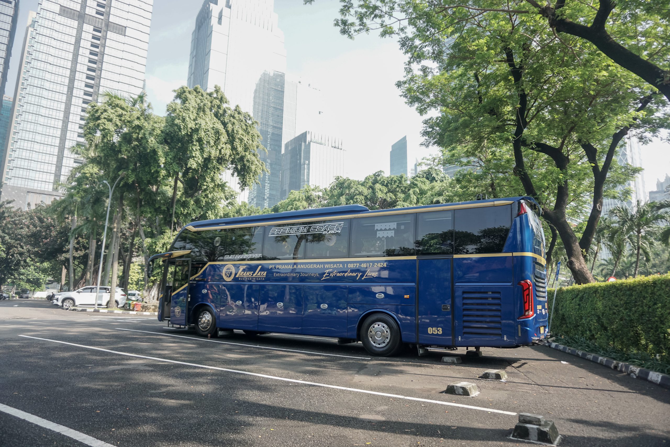 Sewa Big Bus Pariwisata Semarang 50 Seat Corporate Event